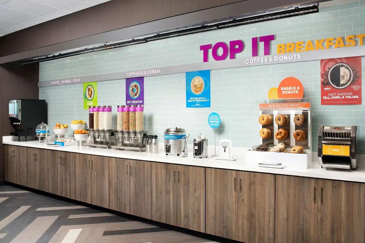 Tru by Hilton Tallahassee Central Bar