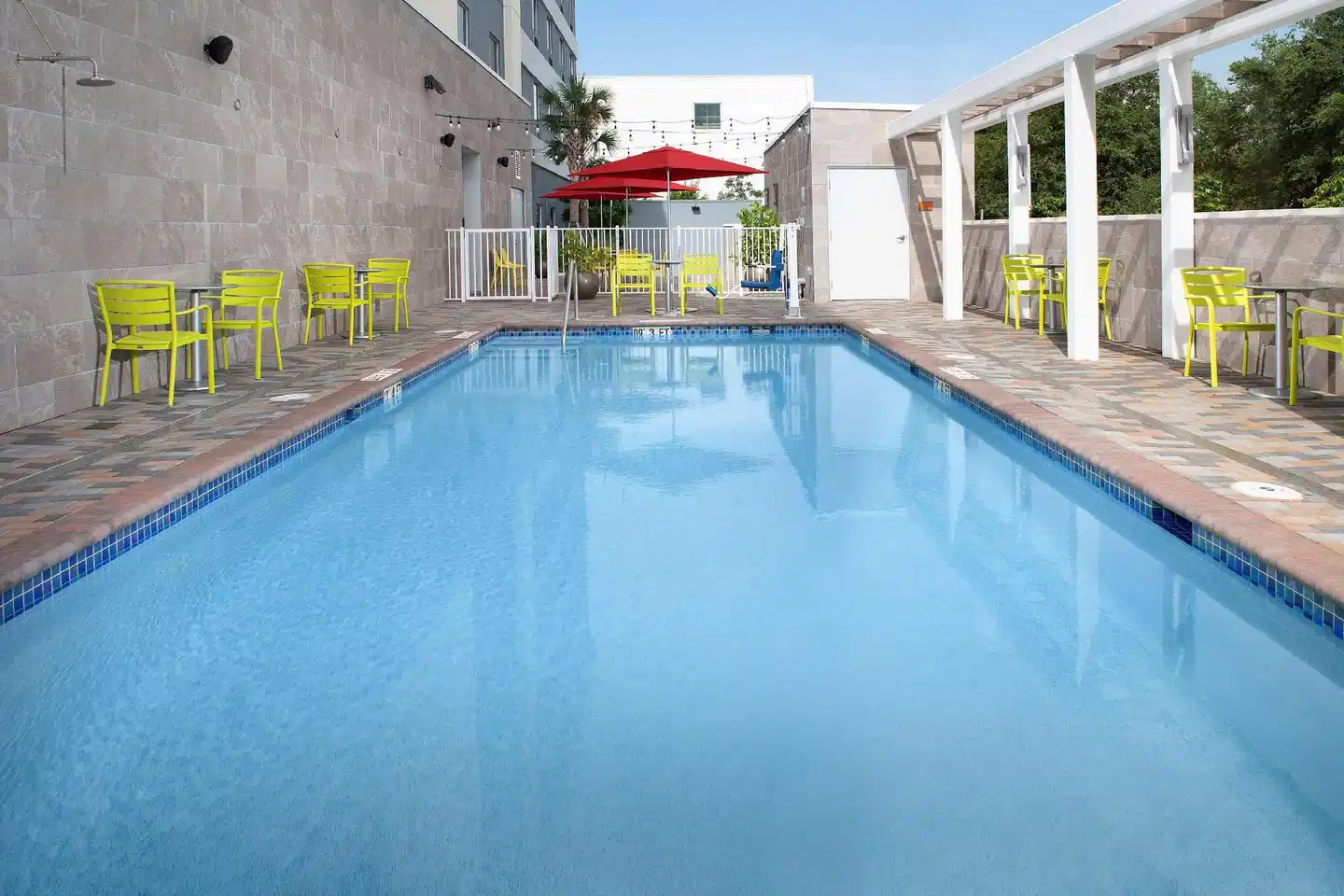 Home2 Suites by Hilton Miami Doral West Airport Pool