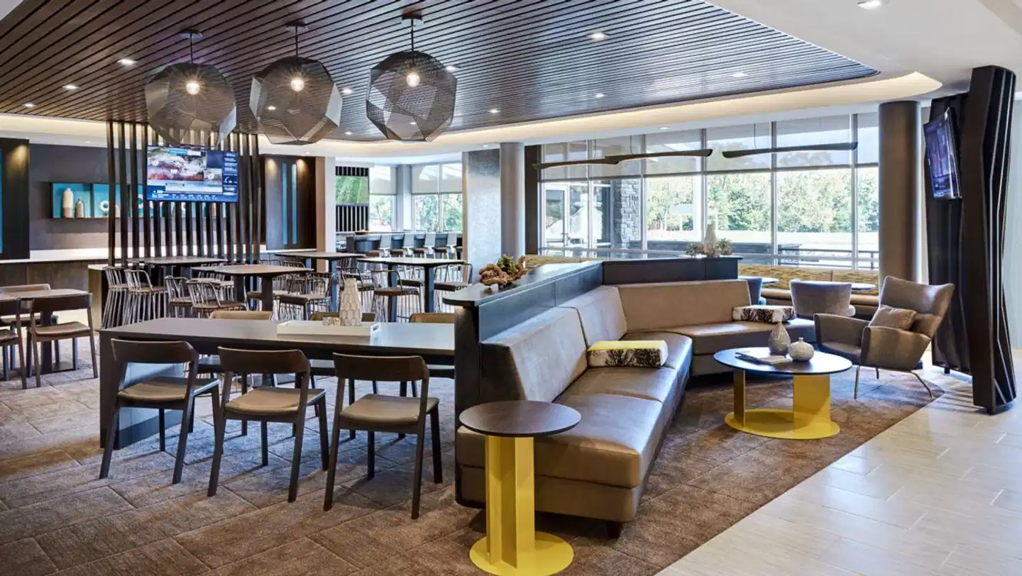 SpringHill Suites by Marriott Tampa Downtown Bar