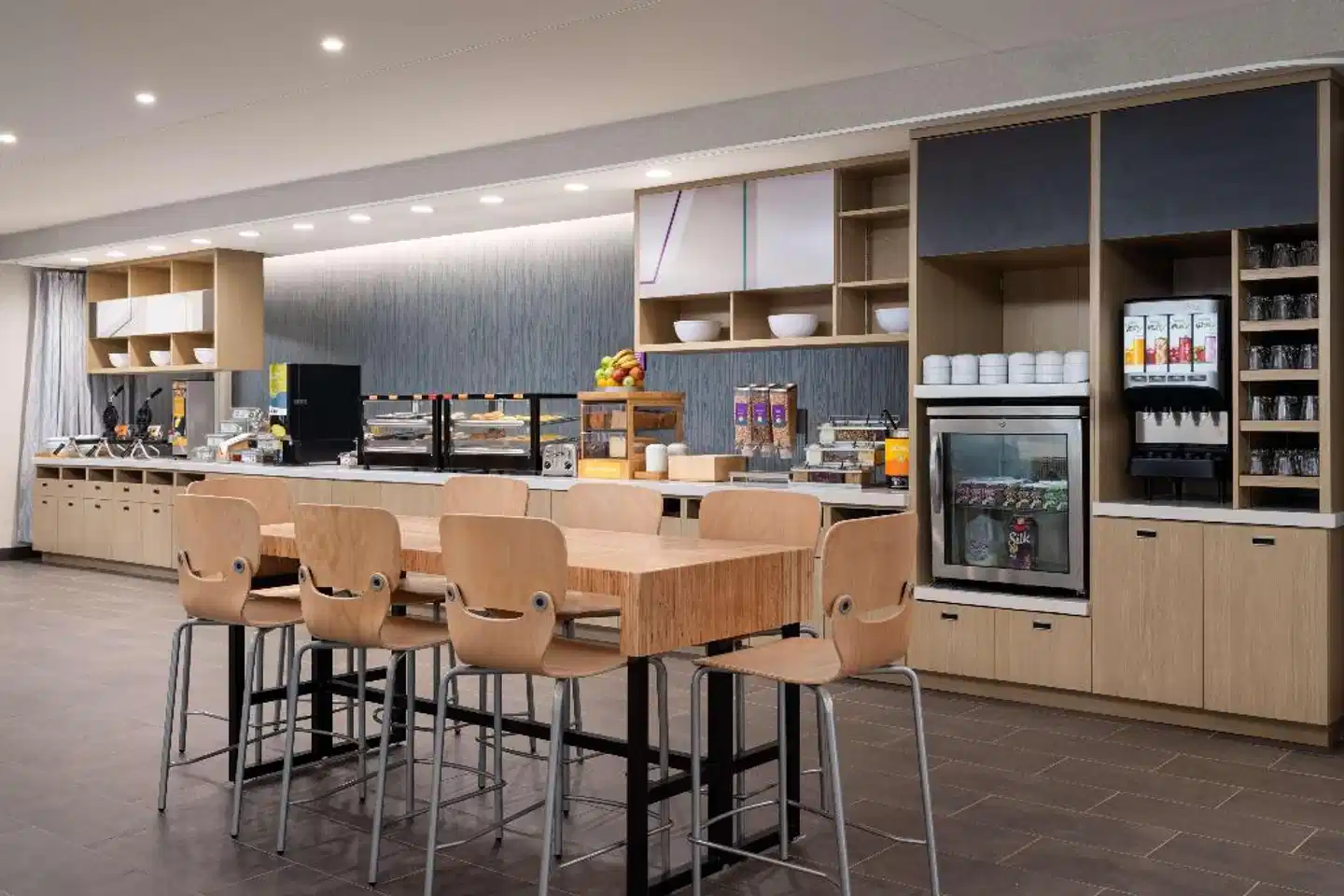 Home2 Suites by Hilton Winter Haven Bar