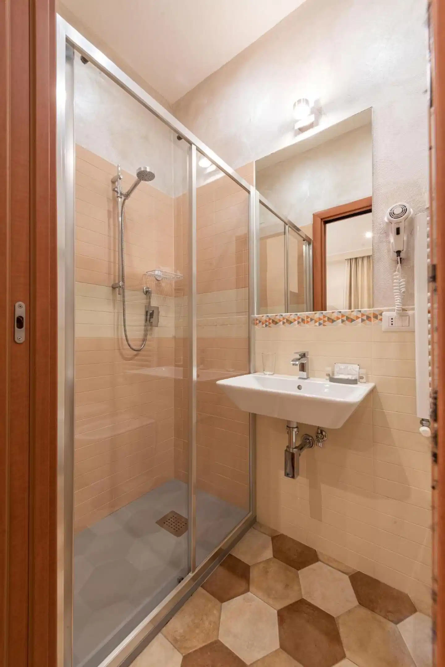 Top Floor Colosseo Guesthouse Badezimmer