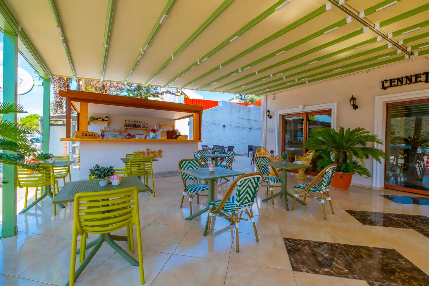 Cennet Life Otel Terrasse