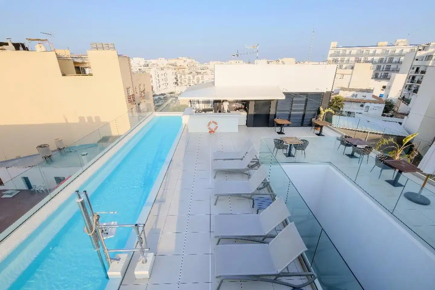 azuLine M Hotel Pool