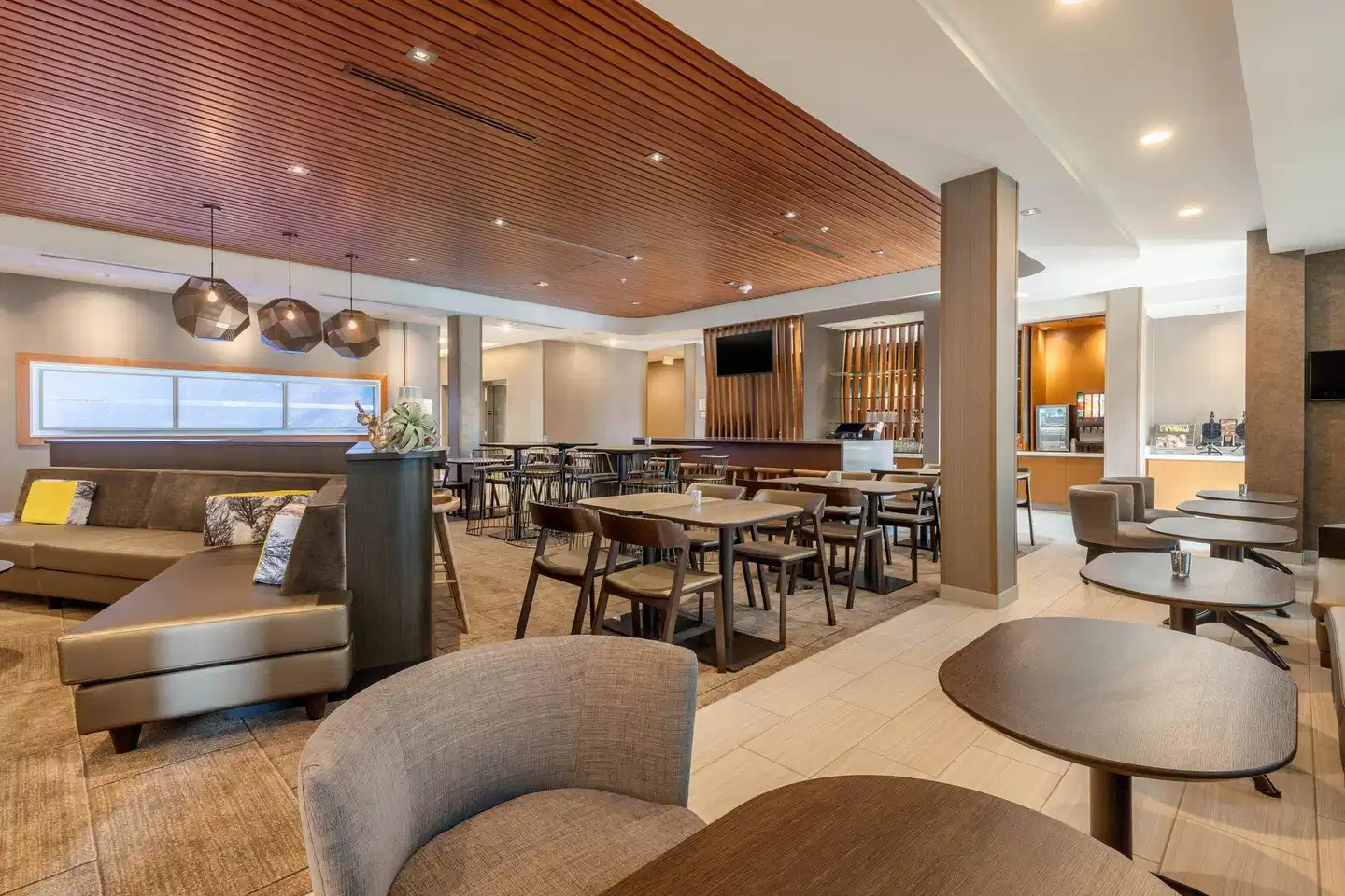 SpringHill Suites by Marriott Charlotte Southwest Bar