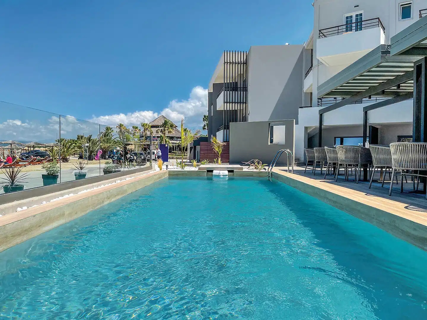 Mare Blue & Suites Pool