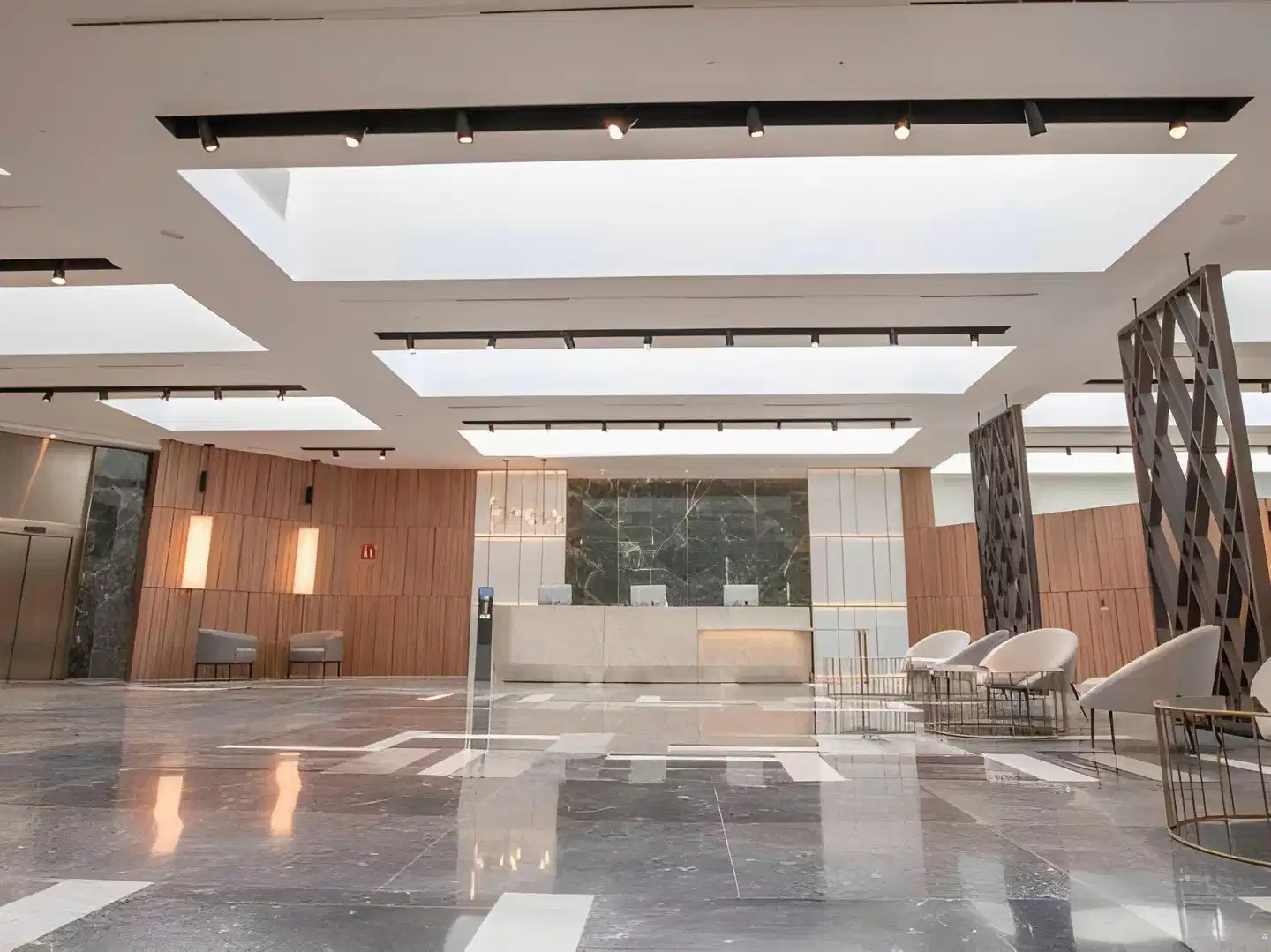 Hotel Giralda Center Lobby