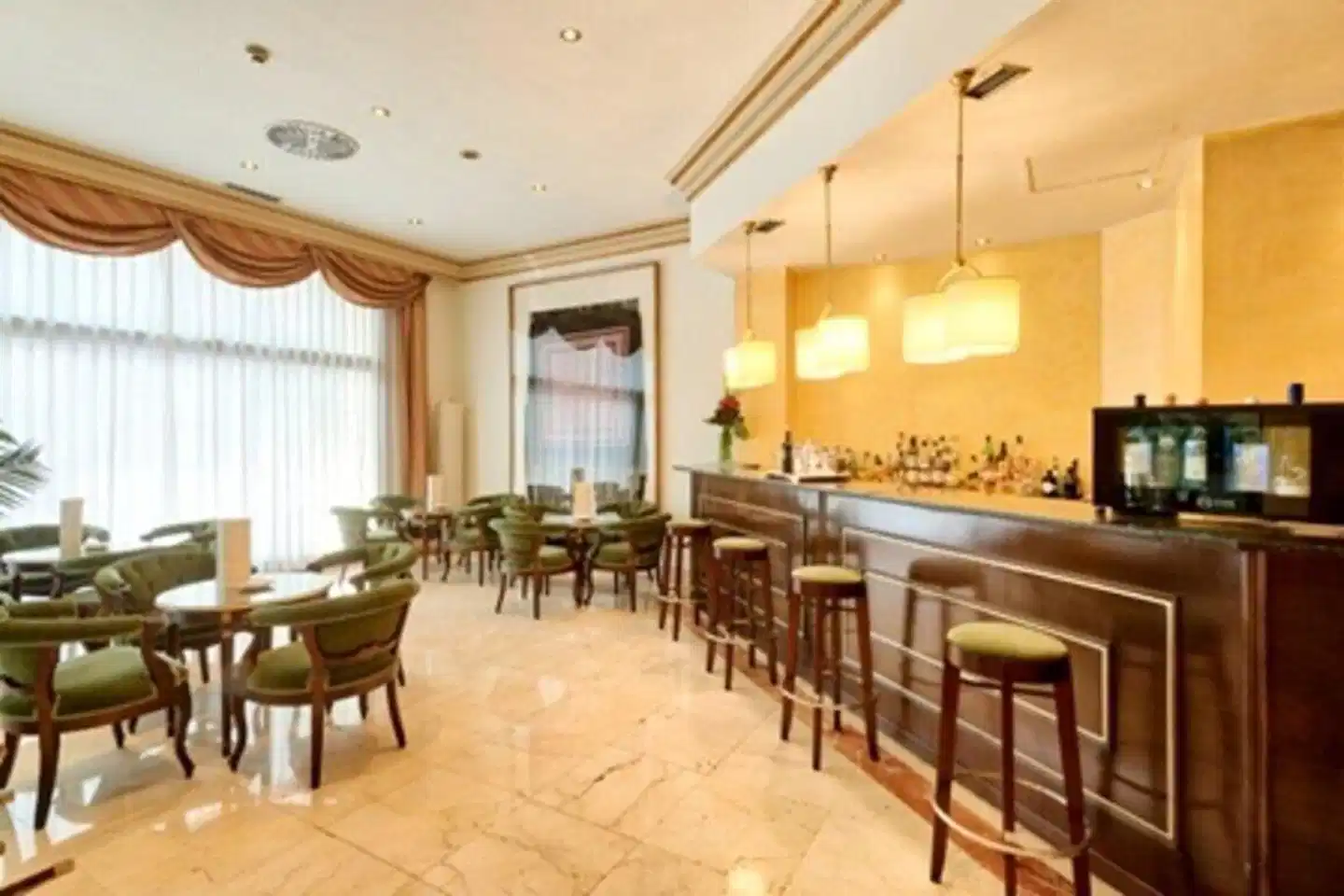 Roger de Llúria Bar