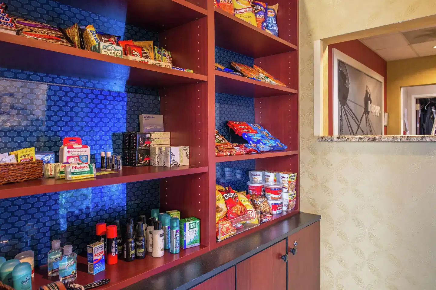 Hampton Inn & Suites Charlotte Arrowood Lobby