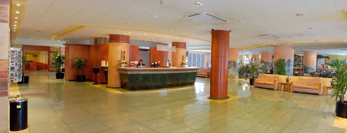 Helios Lloret Lobby