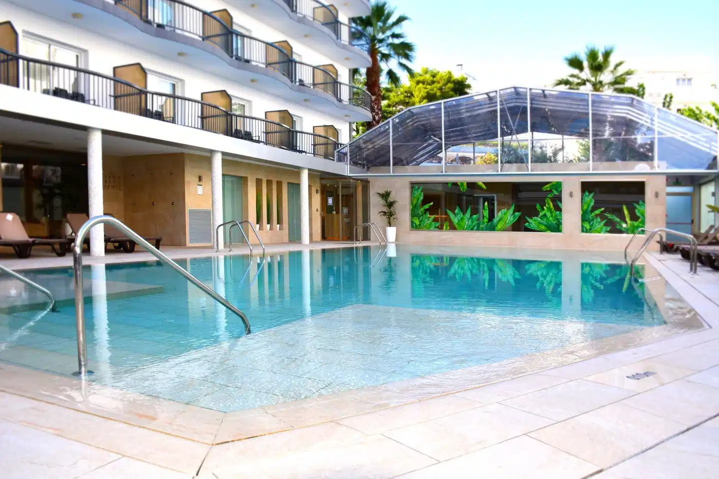 Helios Lloret Pool