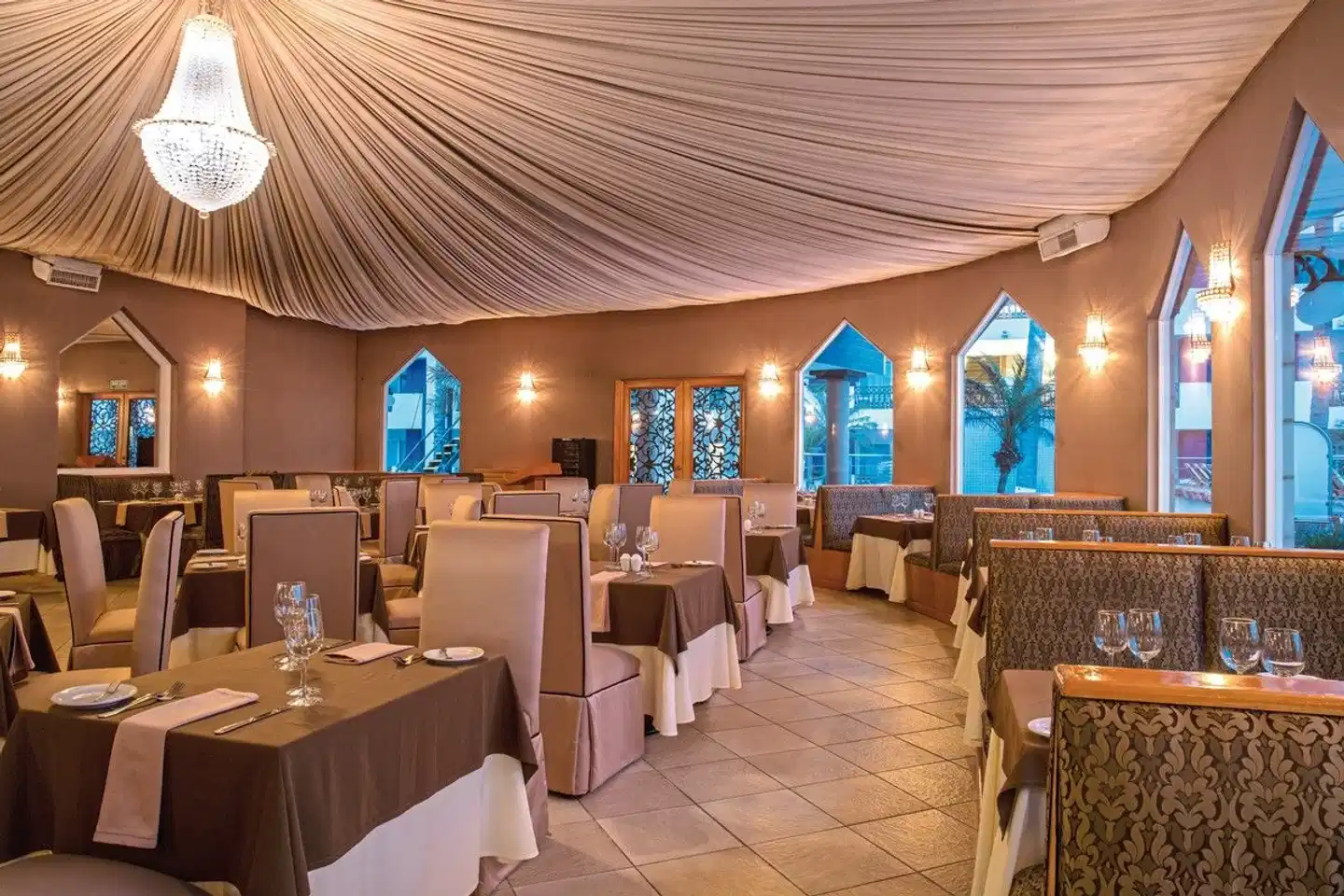 Crown Paradise Club Puerto Vallarta Restaurant