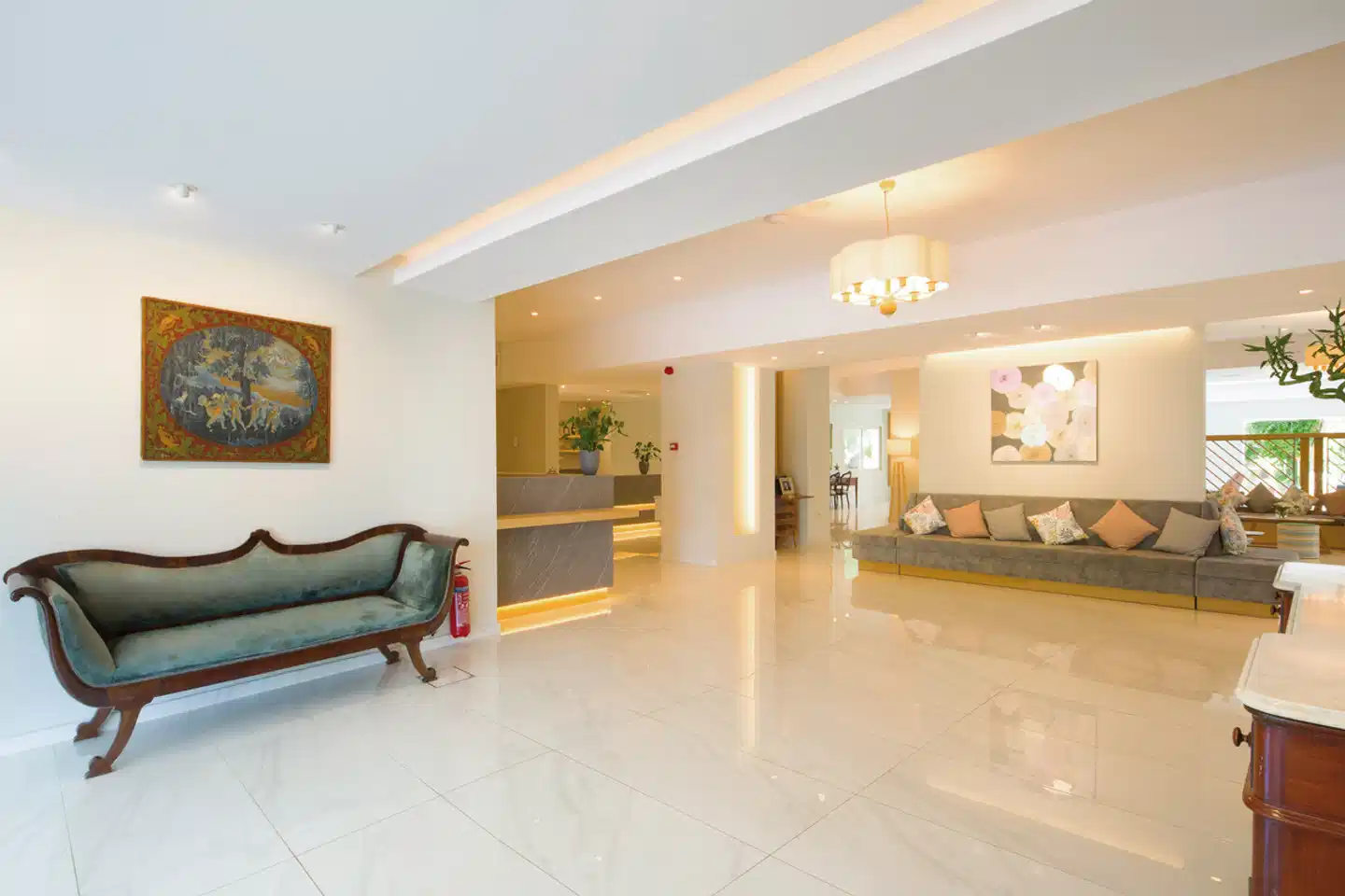 Delfinia Lobby