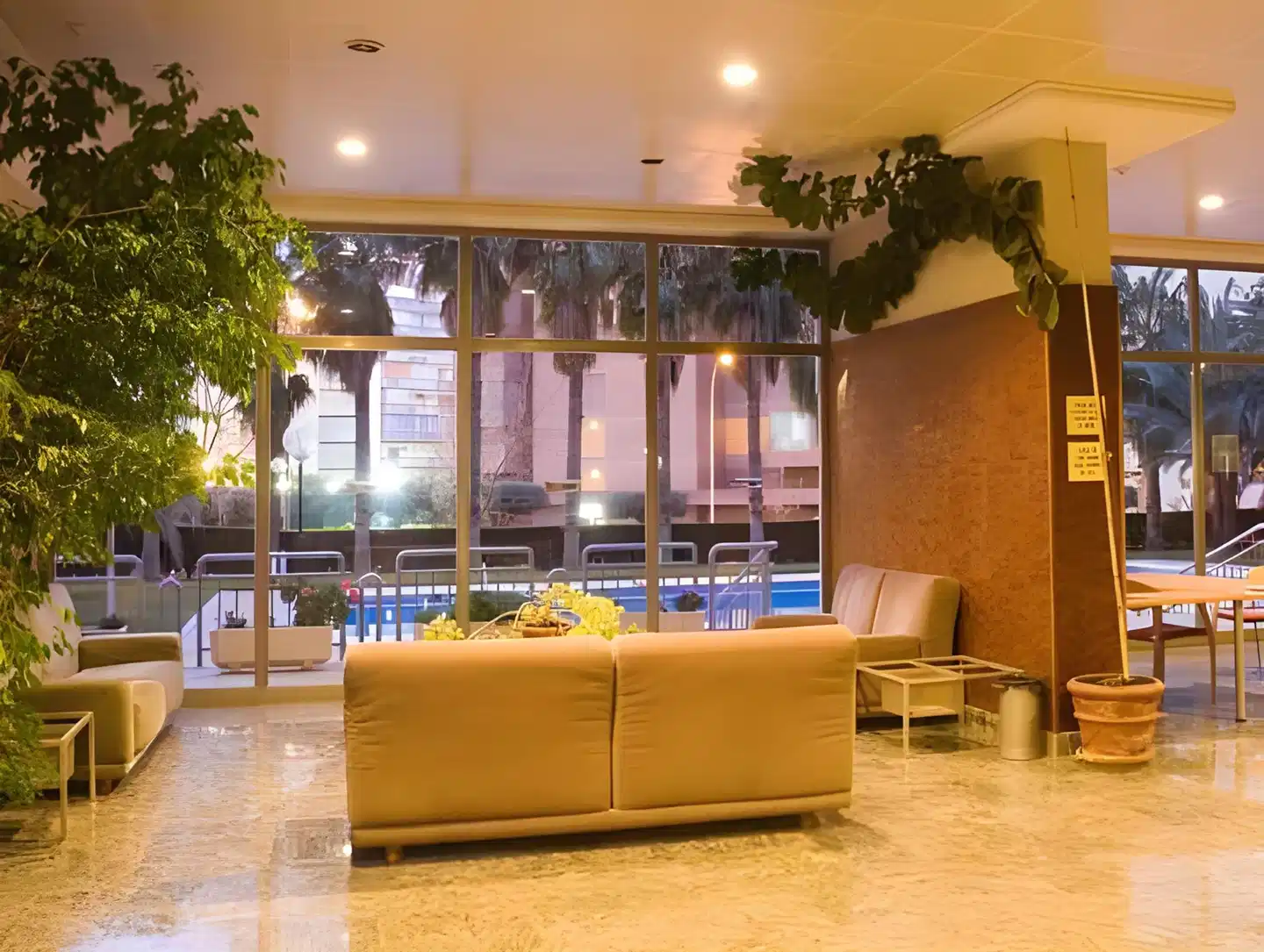 Apartamentos Paraiso Centro Lobby