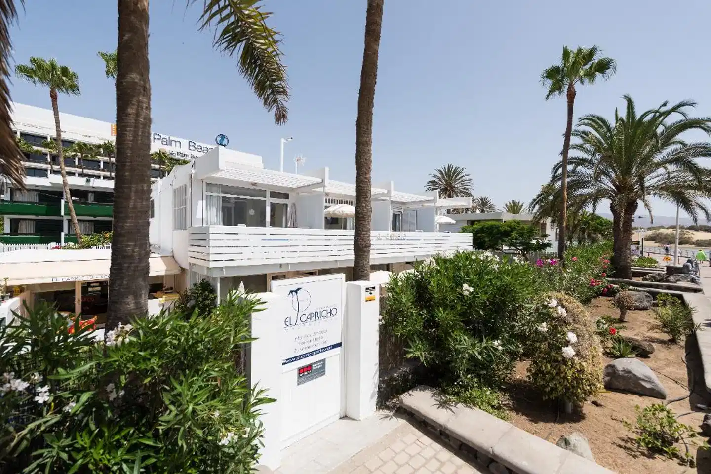 Apartamentos El Capricho Aussenansicht