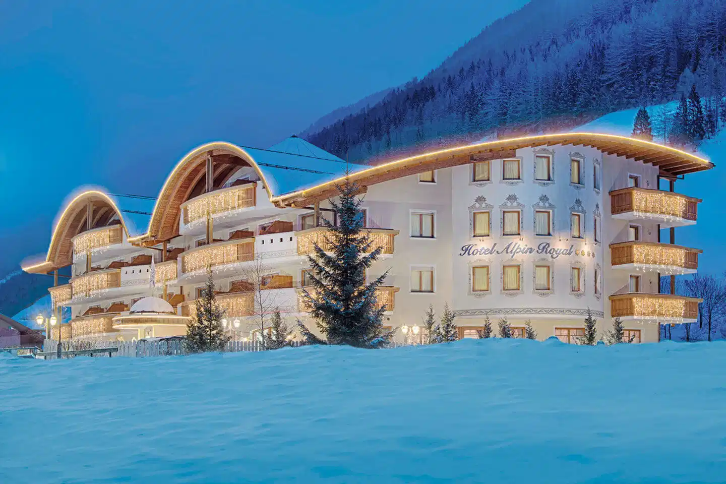 Alpin Royal Wellness Refugium & Resort Hotel Aussenansicht