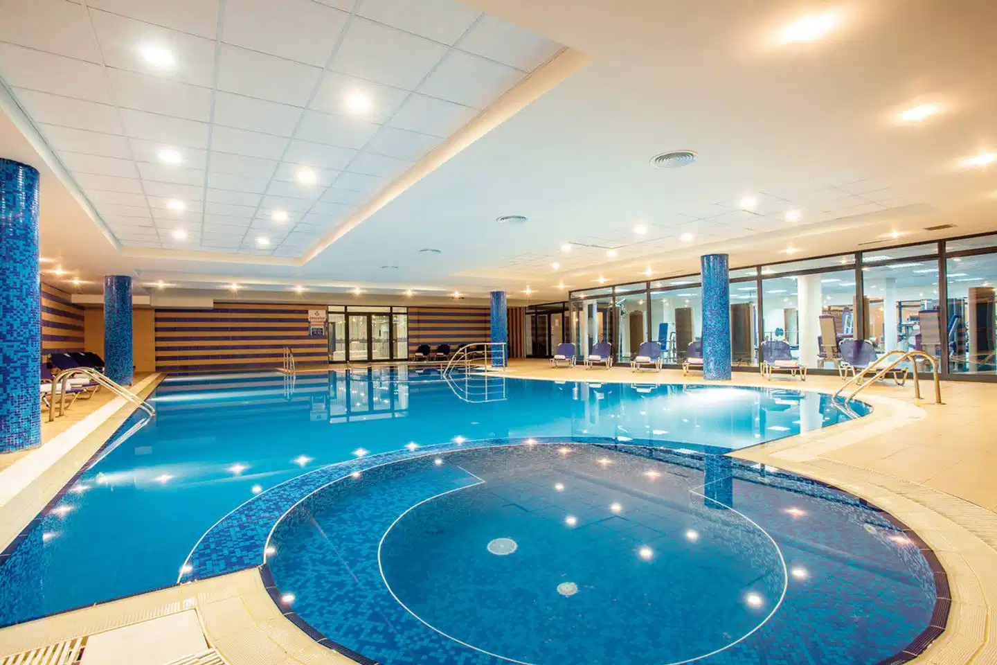 Astera Hotel & SPA Hallenbad