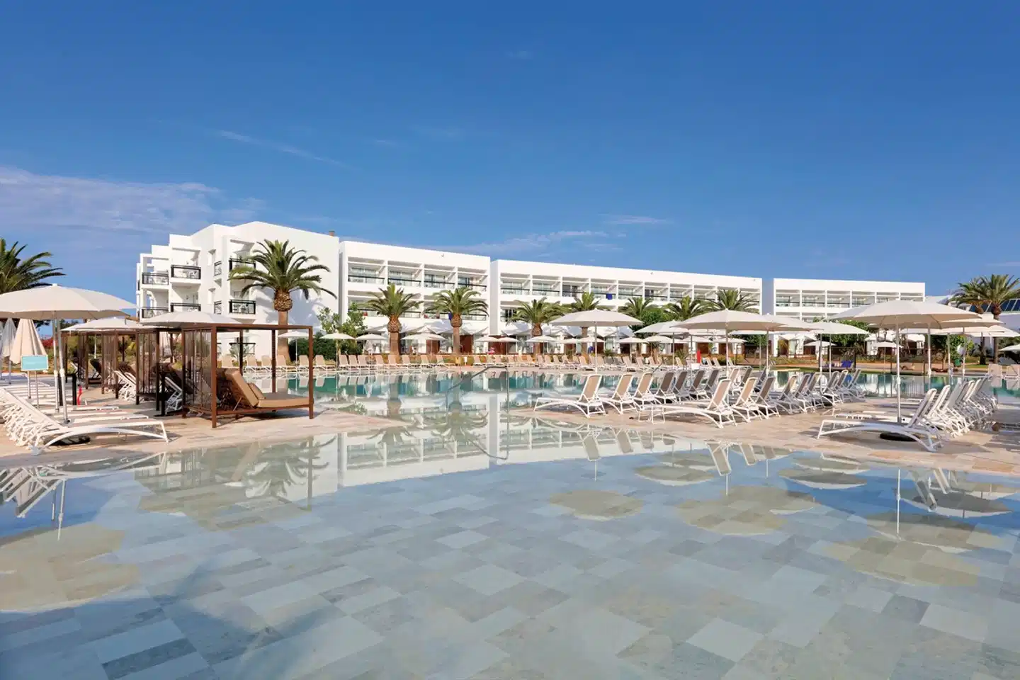 Grand Palladium Select Palace Ibiza Aussenansicht