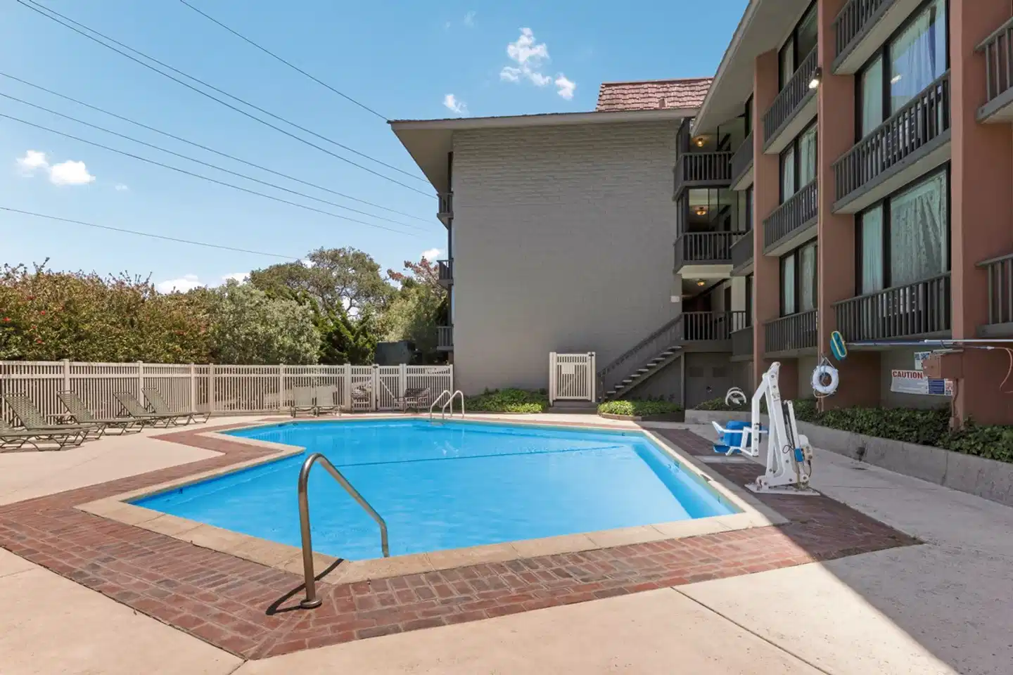 Red Lion Hotel Monterey Pool