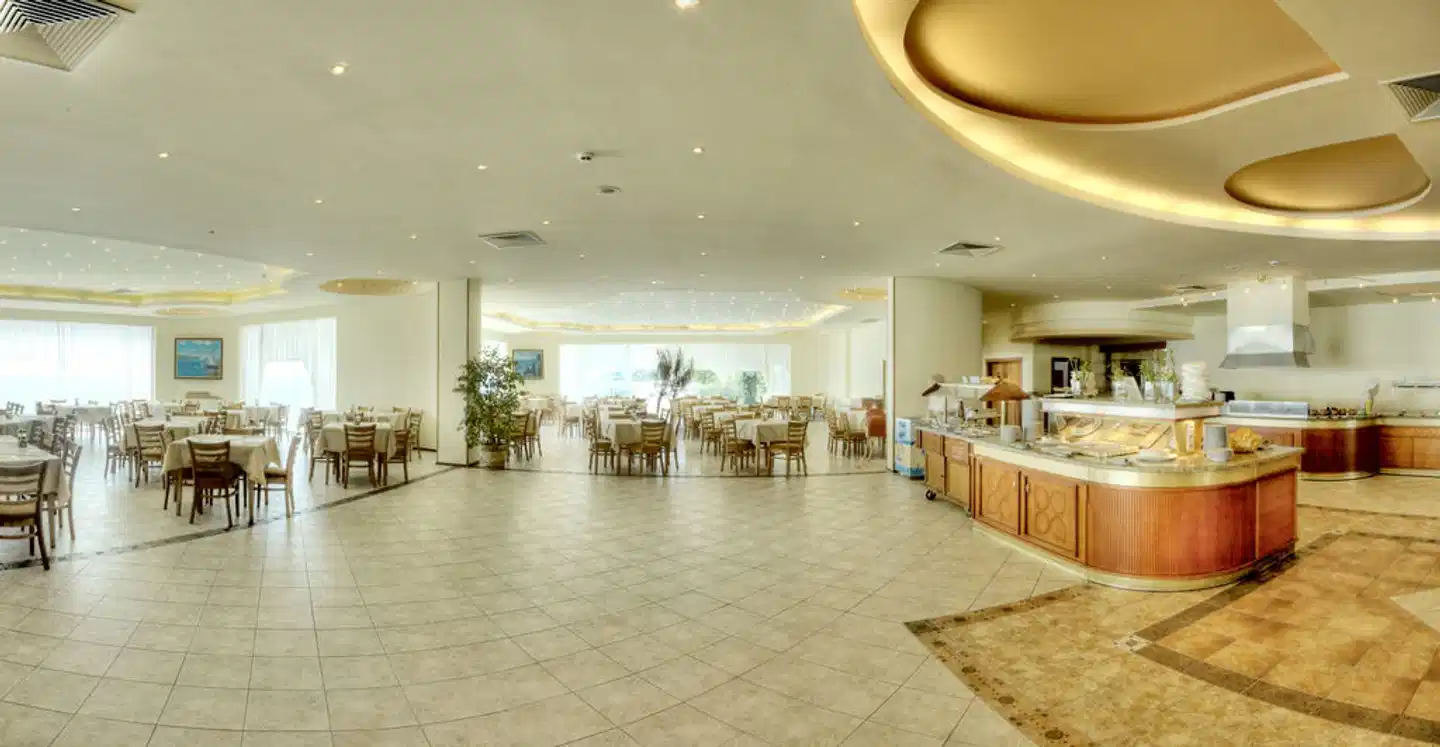 Sunny Day Resort - Marina Hotel Bar