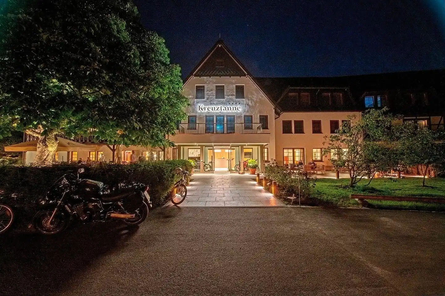 Waldhotel Kreuztanne Aussenansicht