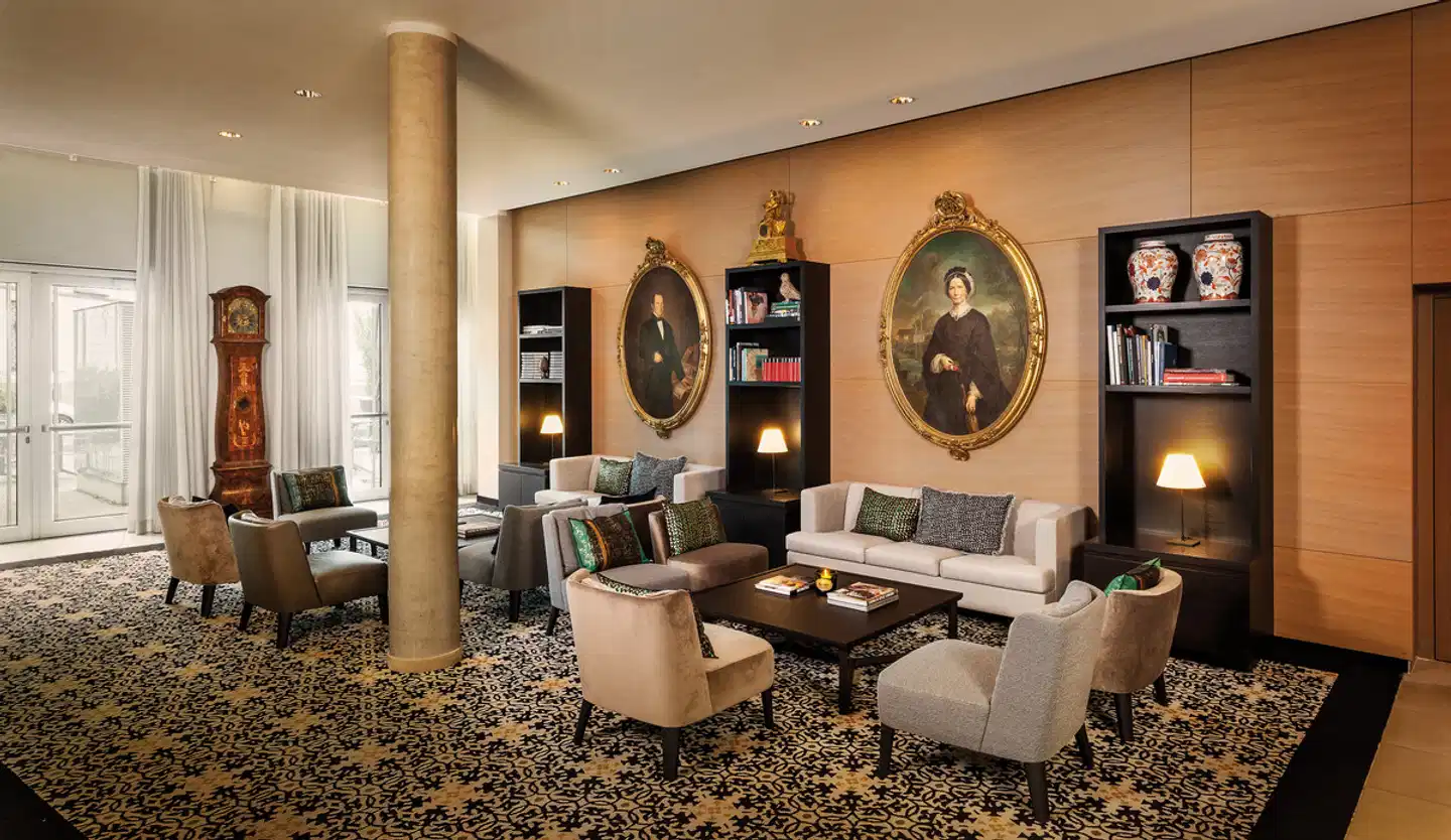 Hotel Maximilian's Lobby