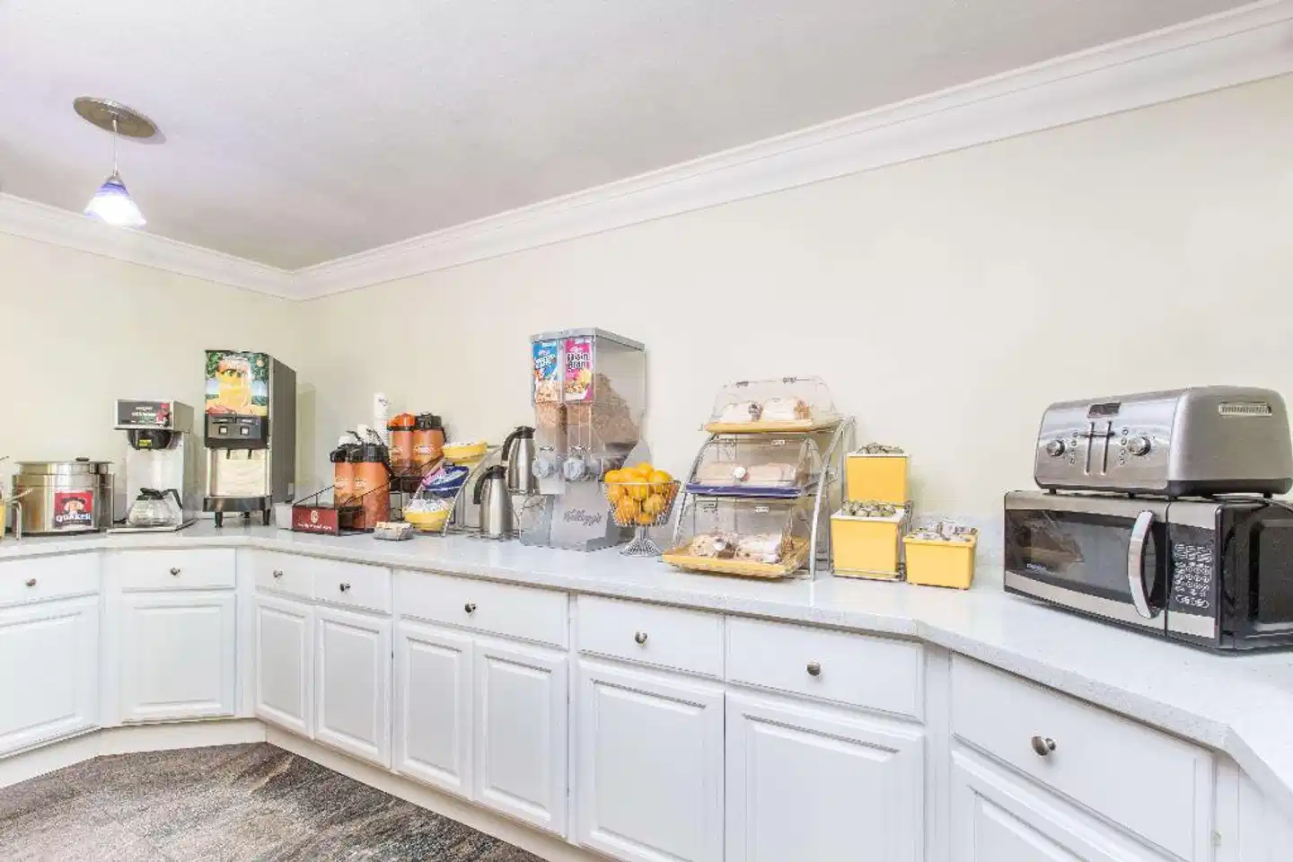 Days Inn by Wyndham Near City Of Hope Restaurant