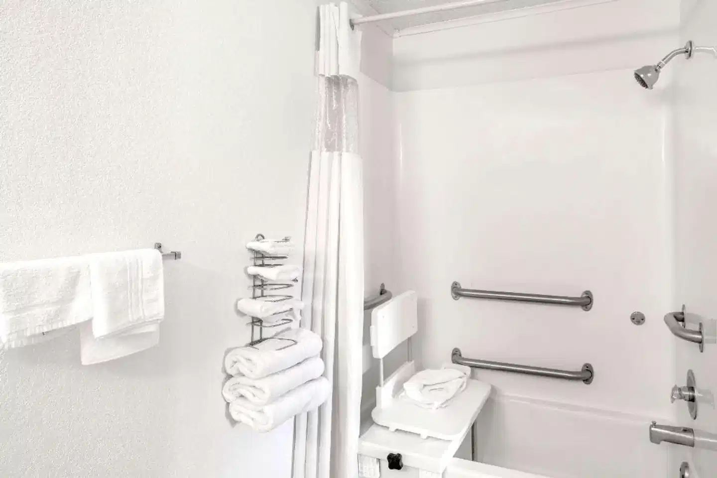 Howard Johnson Express Inn - Wilmington Badezimmer