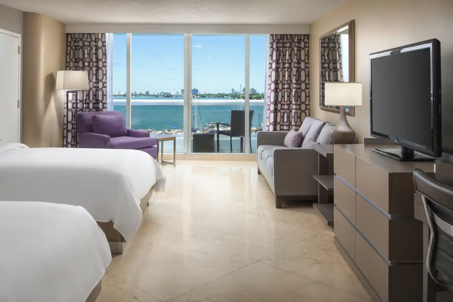 DoubleTree by Hilton Grand Hotel Biscayne Bay Bay Wohnbeispiel