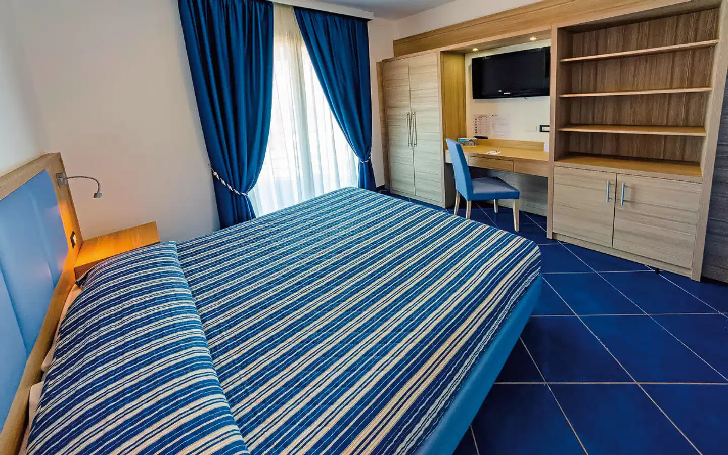 Astro Suite Hotel Wohnbeispiel