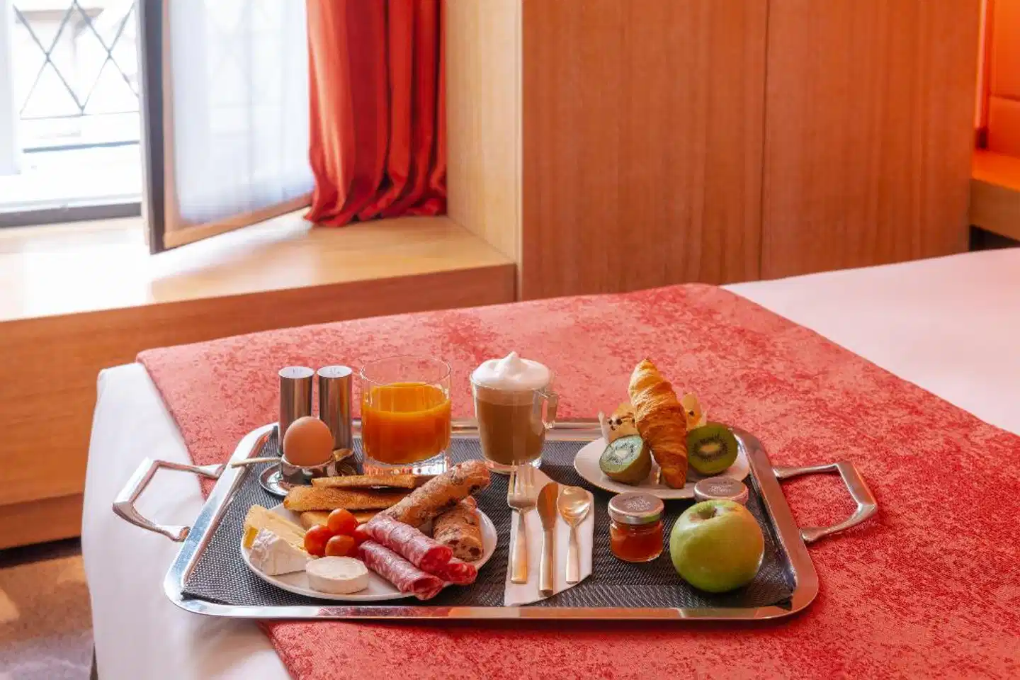 Golden Tulip Opera de Noailles Restaurant