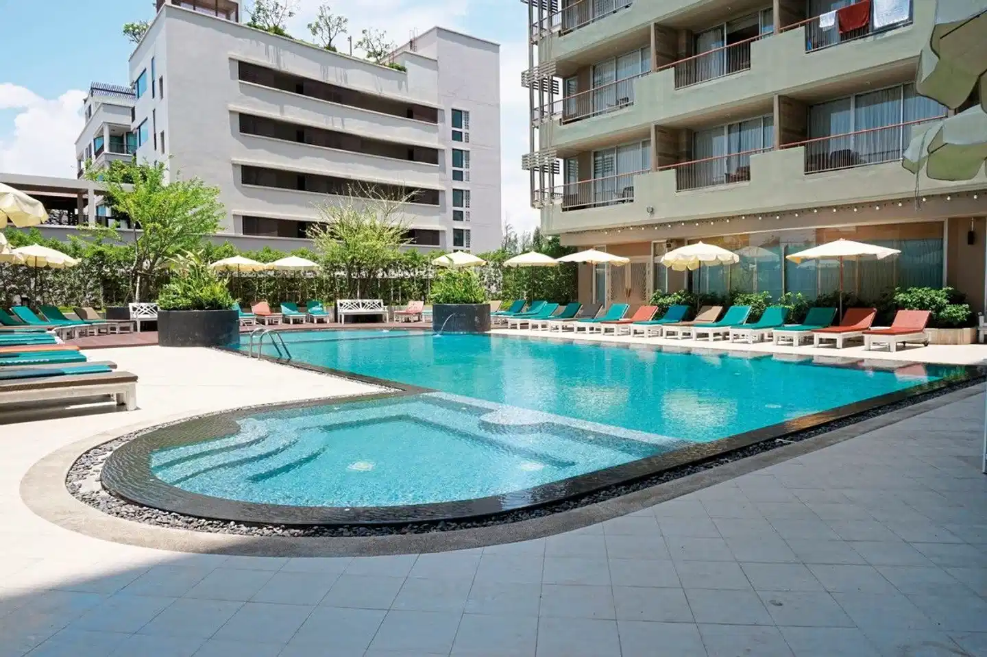 Long Beach Cha Am Resort Pool