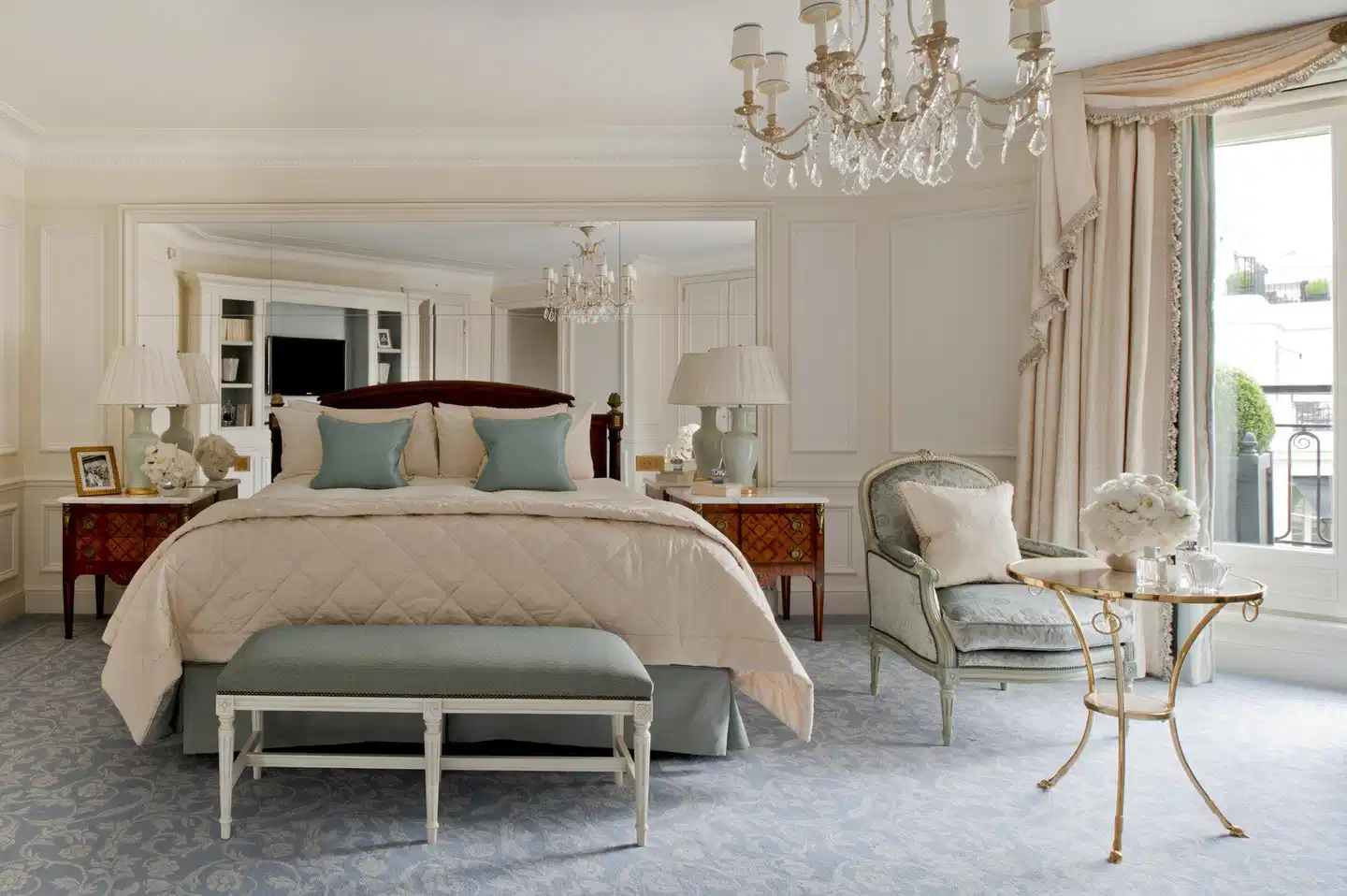 Four Seasons Hotel George V Paris Wohnbeispiel