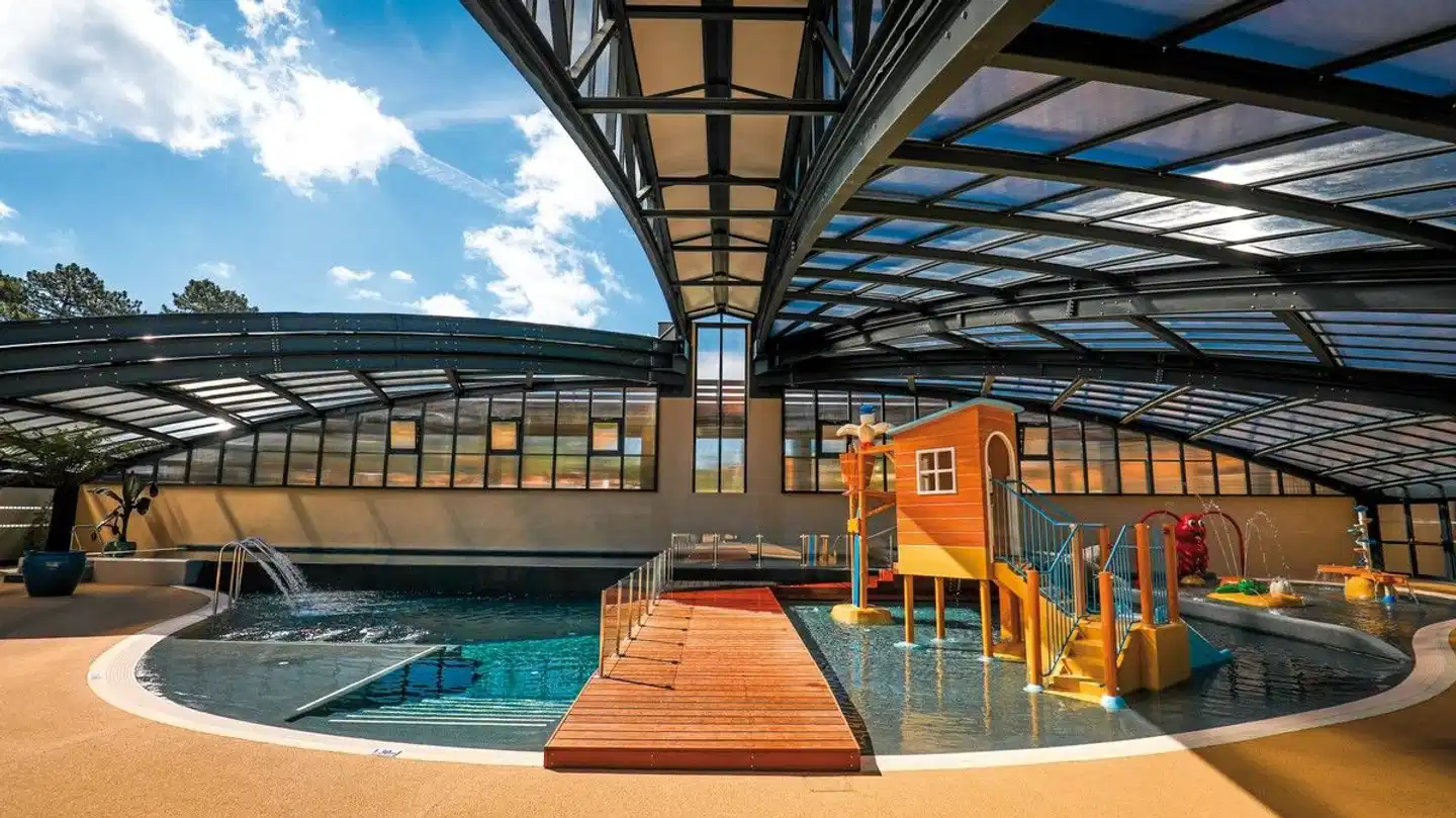 Airotel de la Côte d'Argent Hallenbad