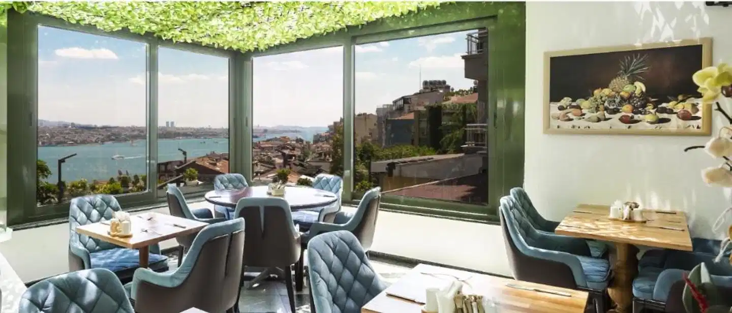 Marble Hotel Terrasse