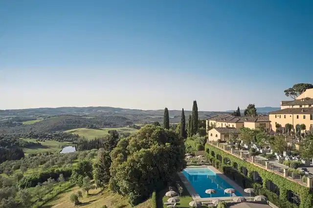 COMO Castello Del Nero Aussenansicht