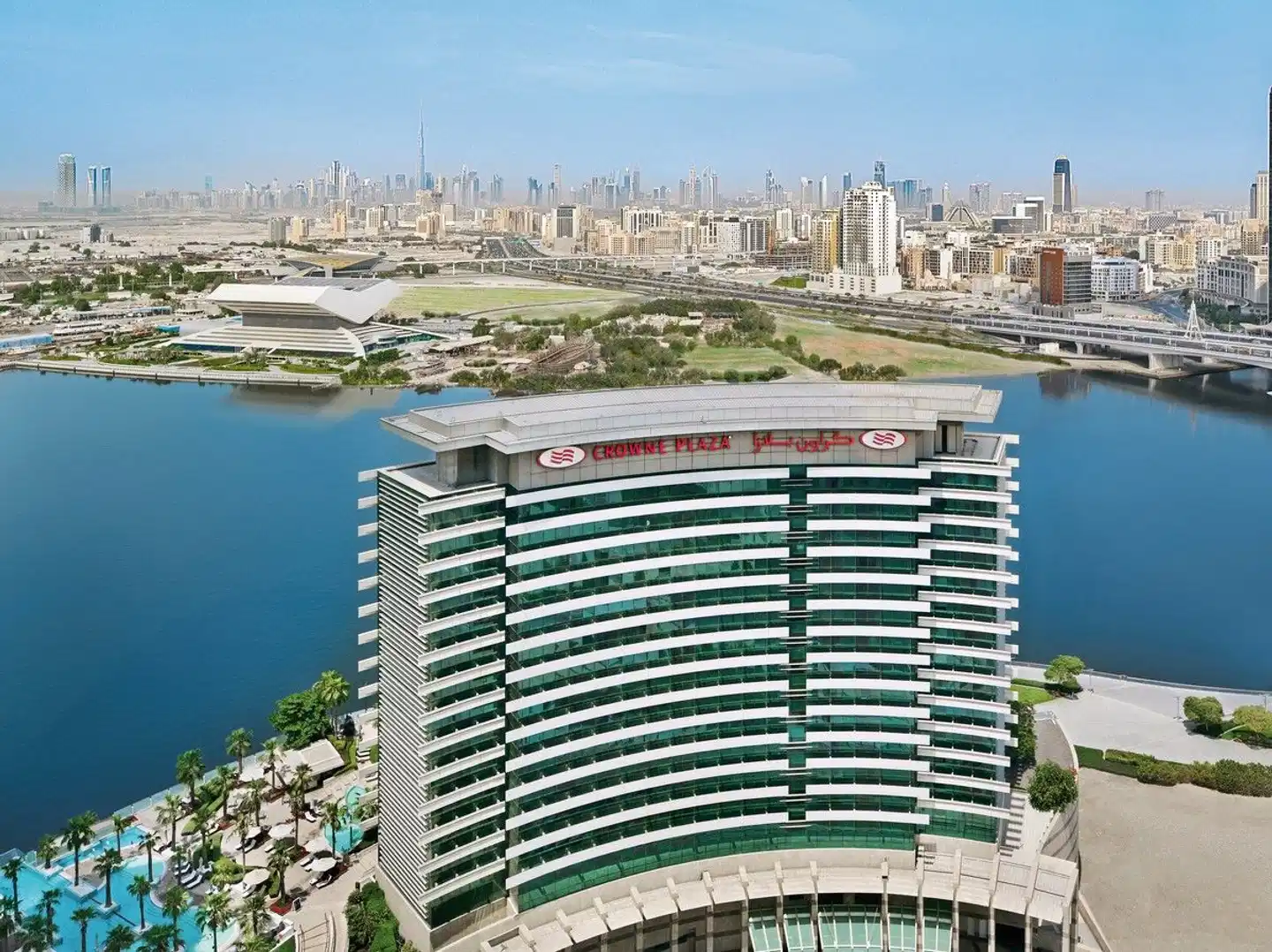 Crowne Plaza Dubai Festival City Aussenansicht