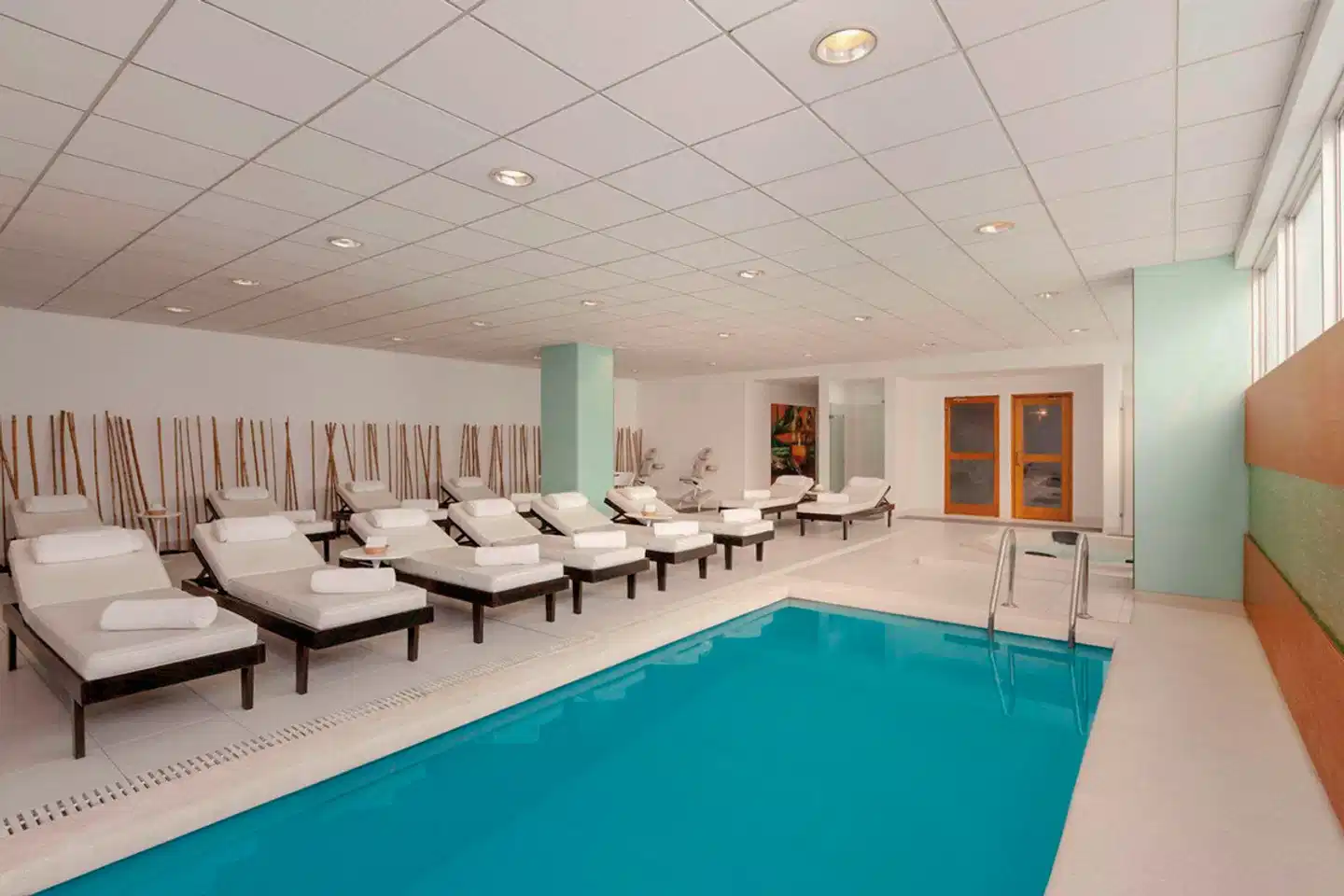 Wyndham Costa del Sol Lima Airport Hallenbad