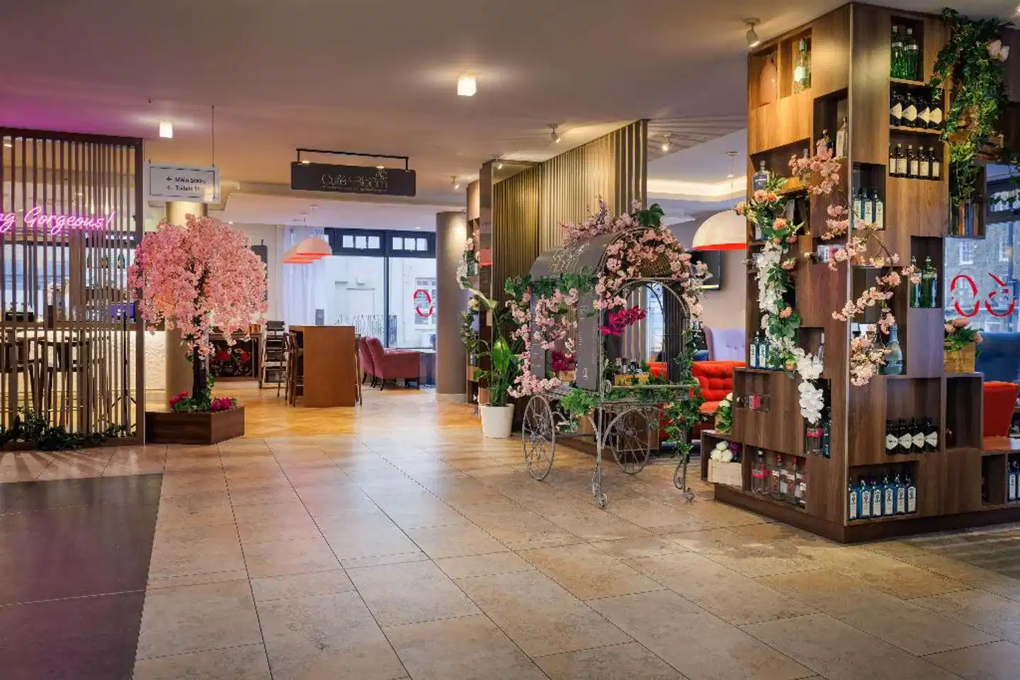 DoubleTree by Hilton London Angel Kings Cross Bar