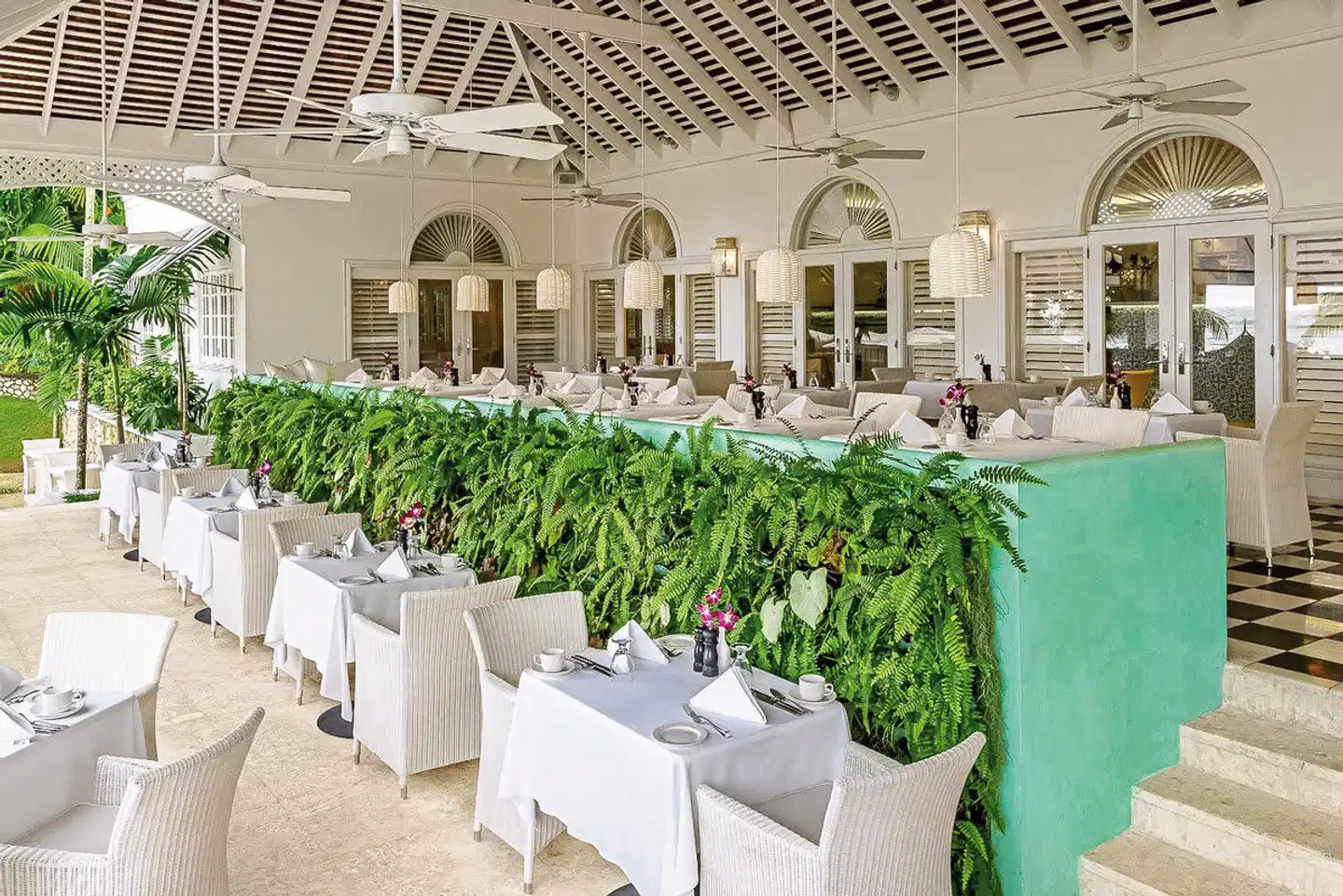 Couples Sans Souci Restaurant