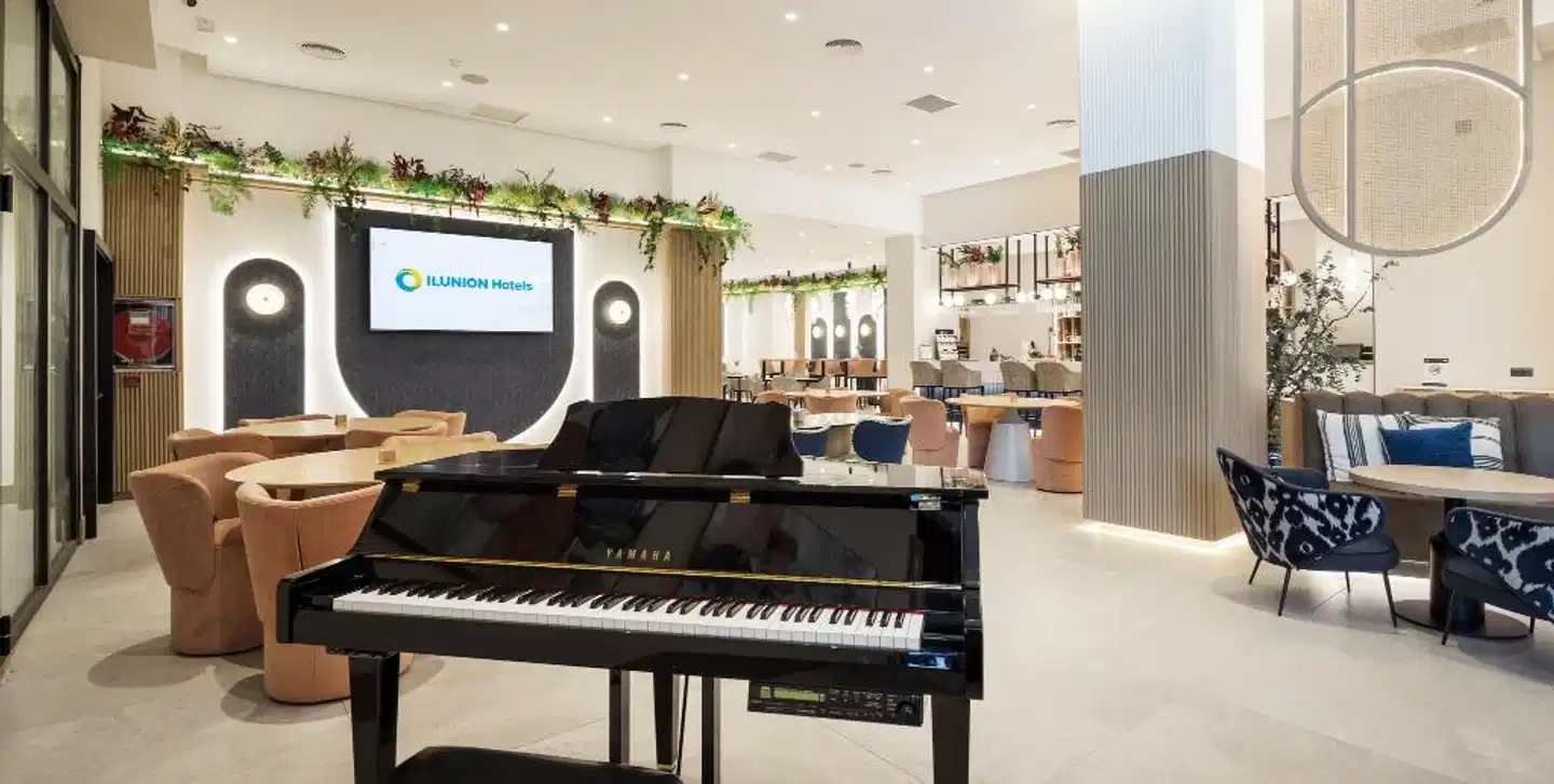 Hotel ILUNION Les Corts Spa Lobby