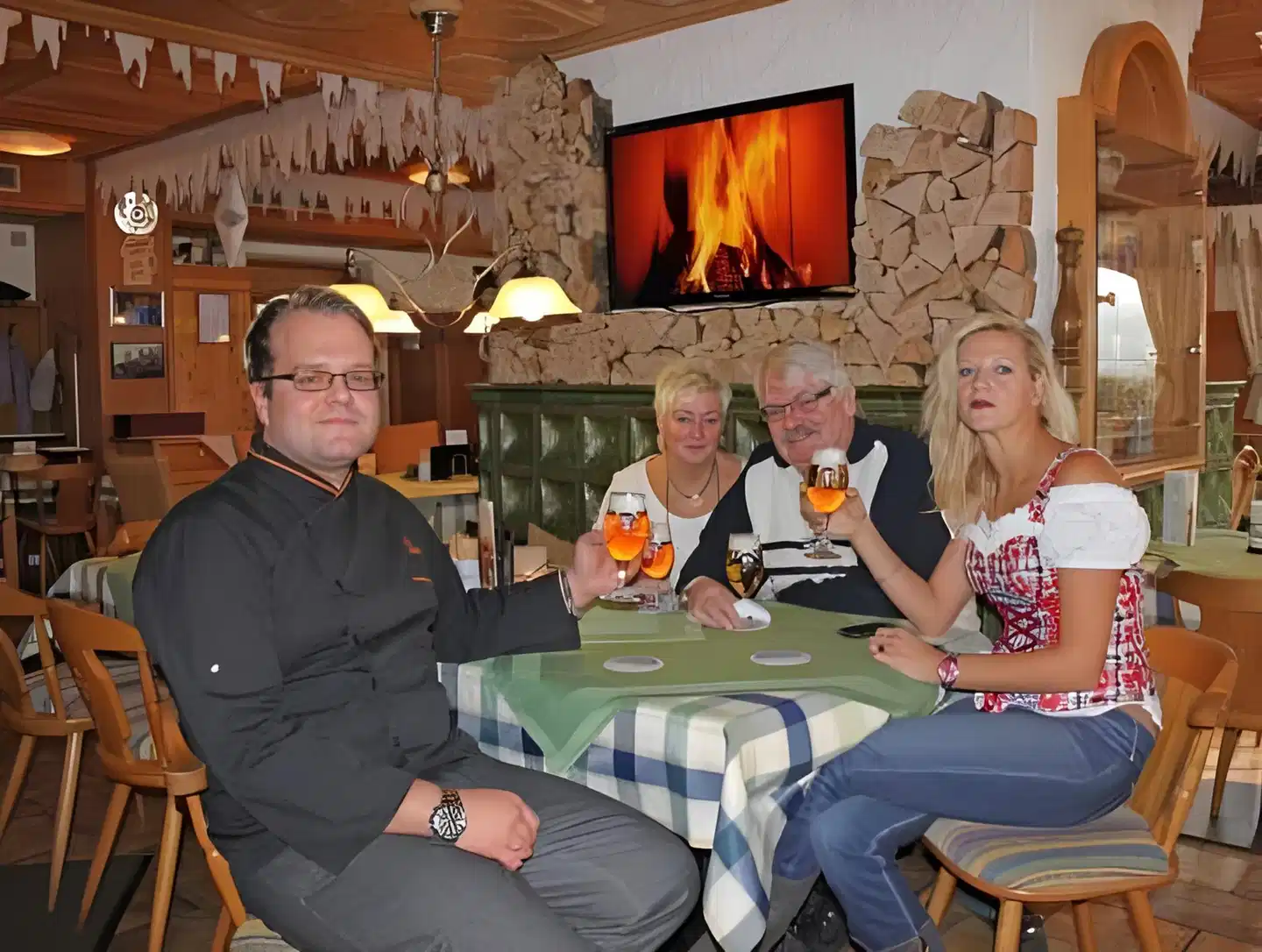 Saschas Kachelofen Personen