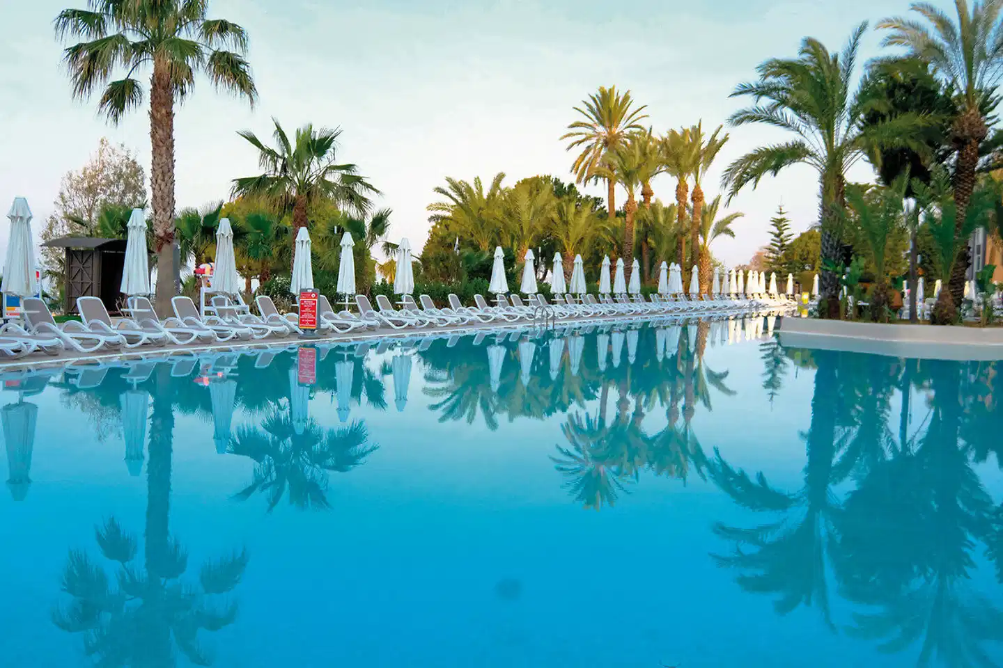 Paloma Perissia Pool