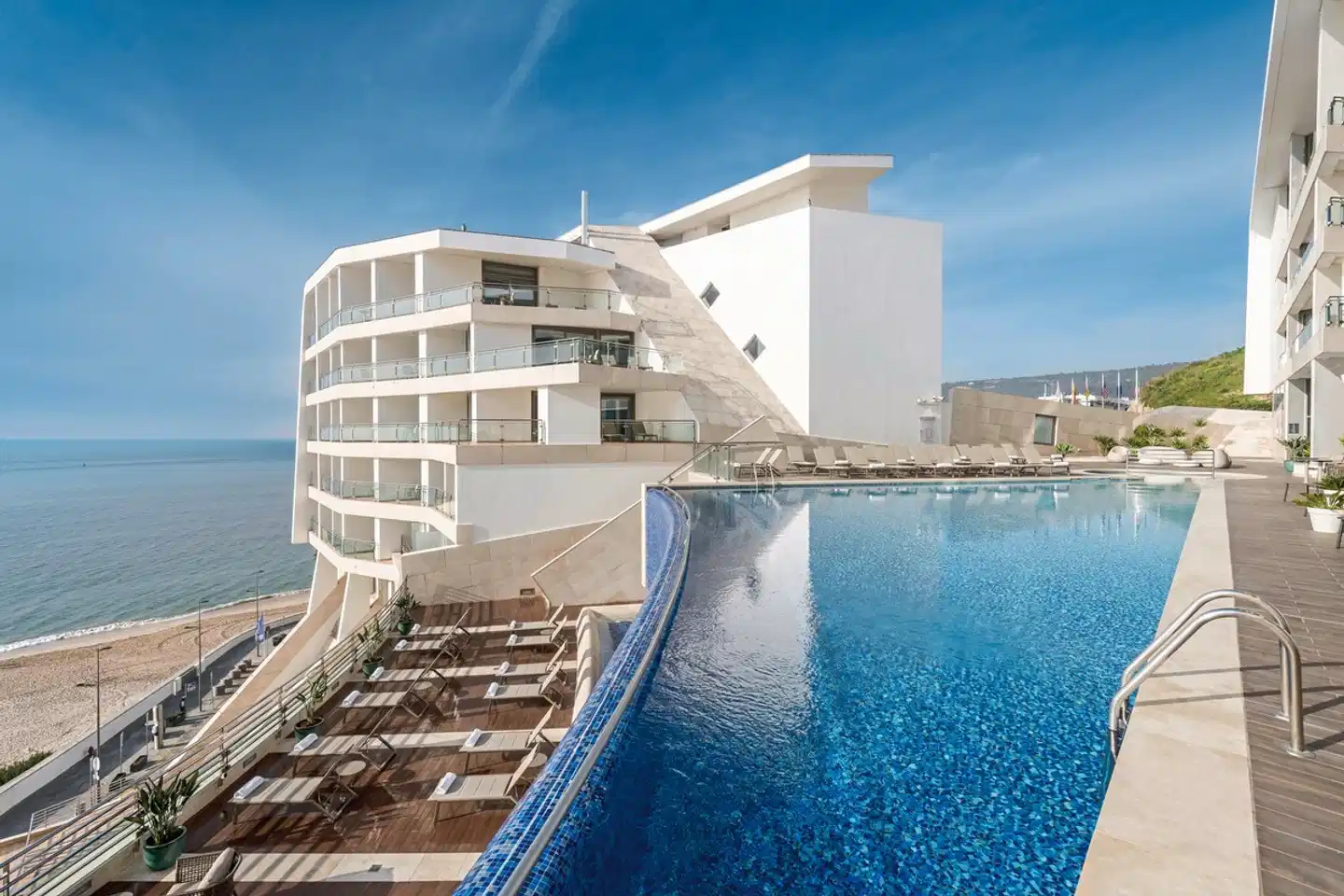 Sesimbra Oceanfront Hotel Pool