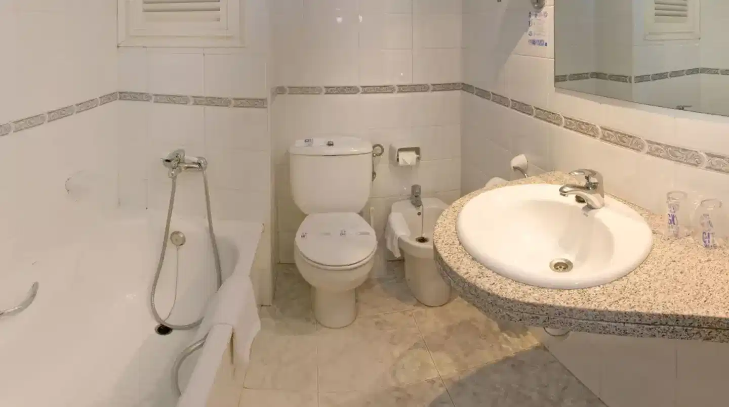GHT Costa Brava Badezimmer