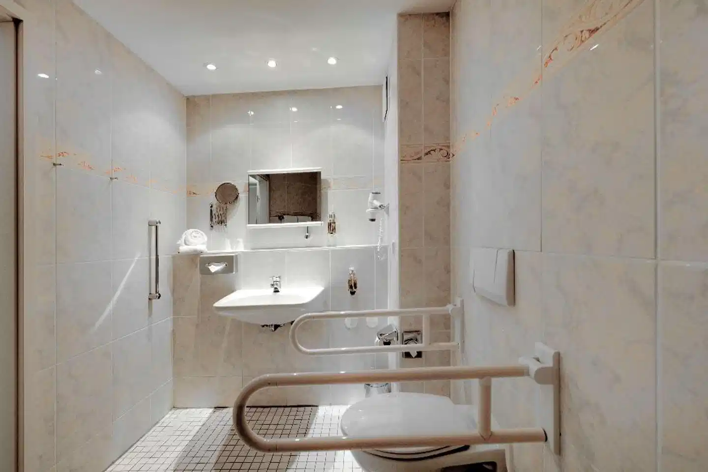 Hotel am Schloss Köpenick Berlin by Golden Tulip Badezimmer