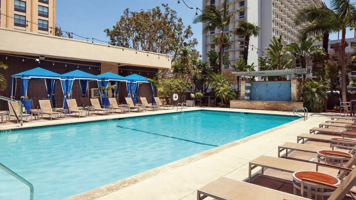 Four Points by Sheraton Los Angeles International Airport Pool