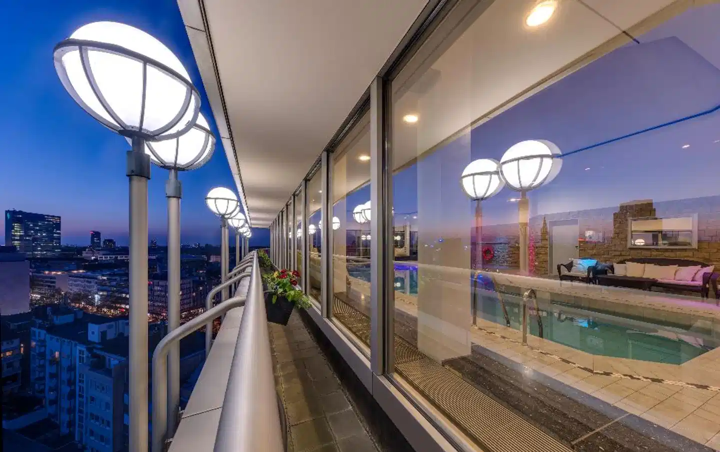 Clayton Hotel Düsseldorf Hallenbad