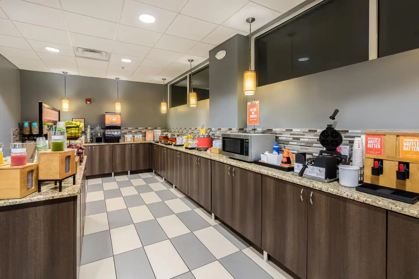 Hampton Inn Daytona Shores-Oceanfront Bar