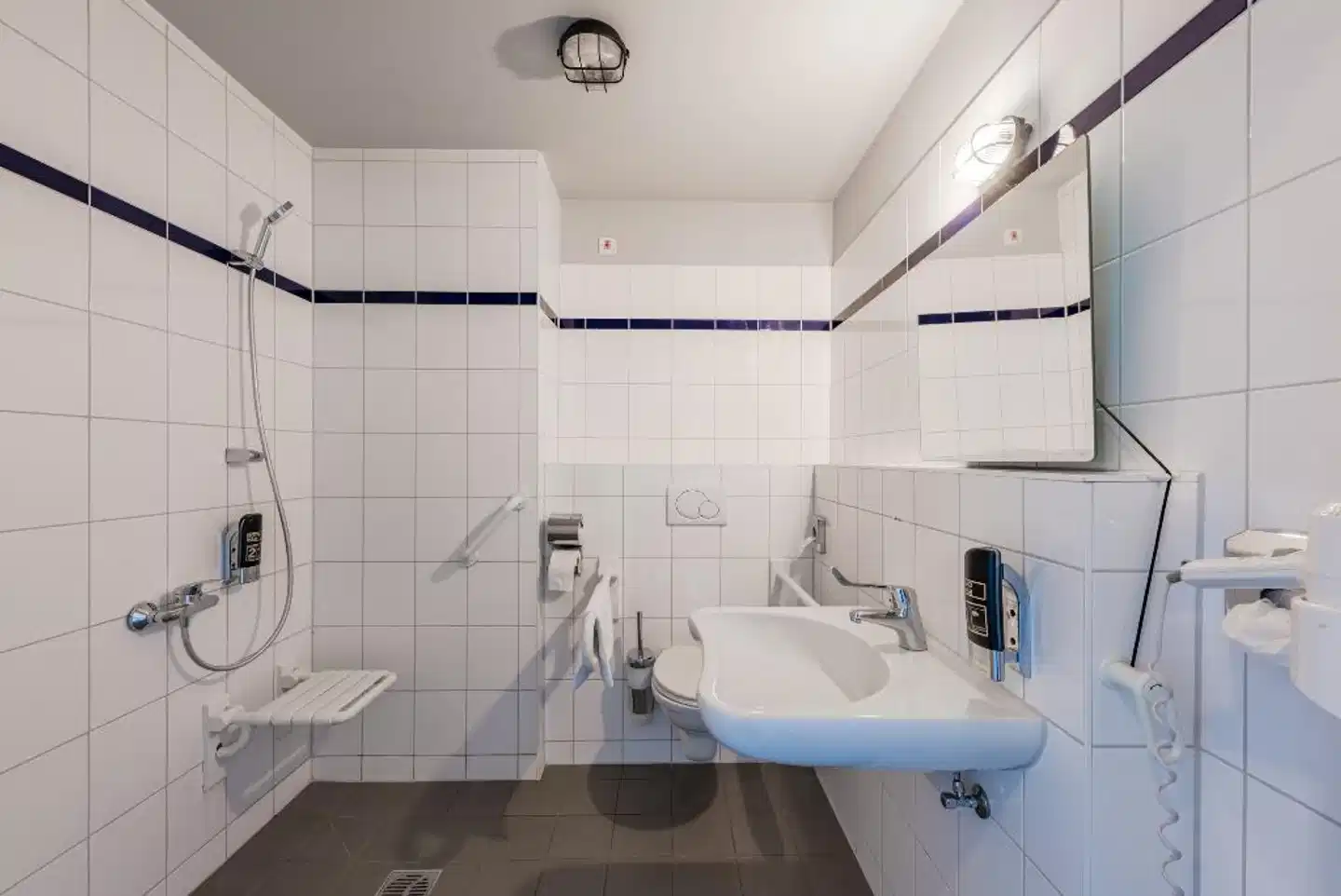 A & O Hamburg City Badezimmer
