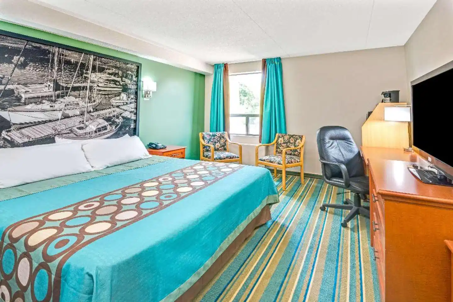 Super 8 by Wyndham Toronto East ON Hallenbad